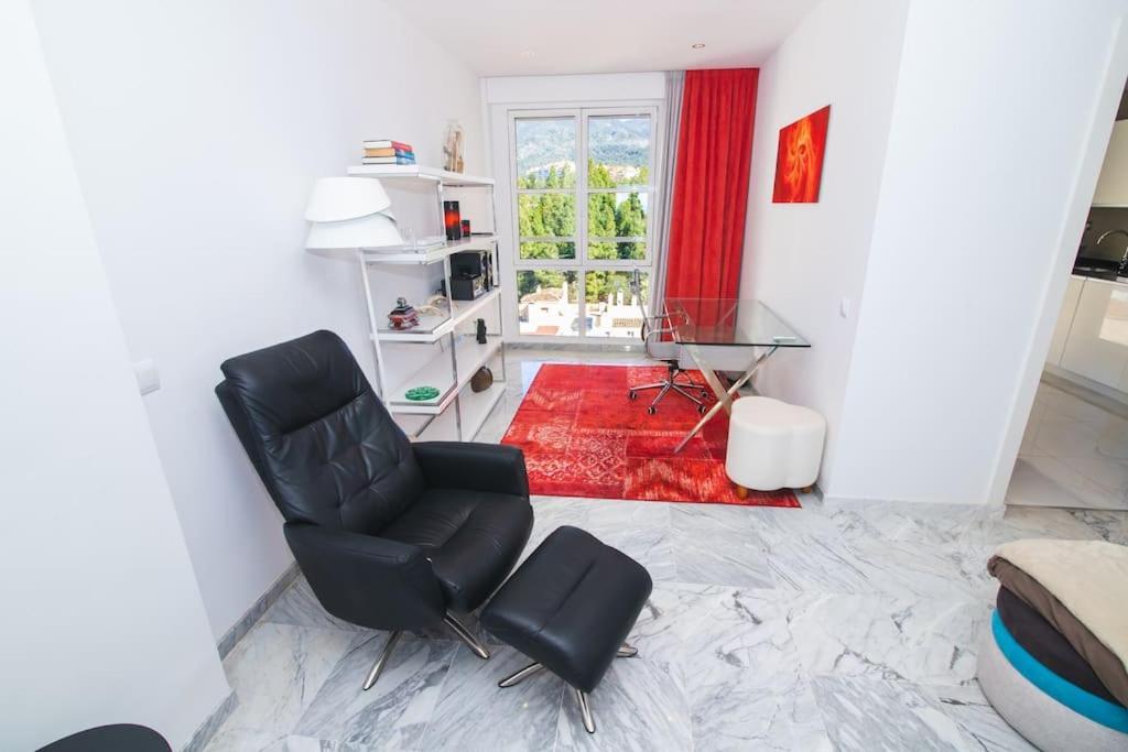 Center Penthouse Apartment